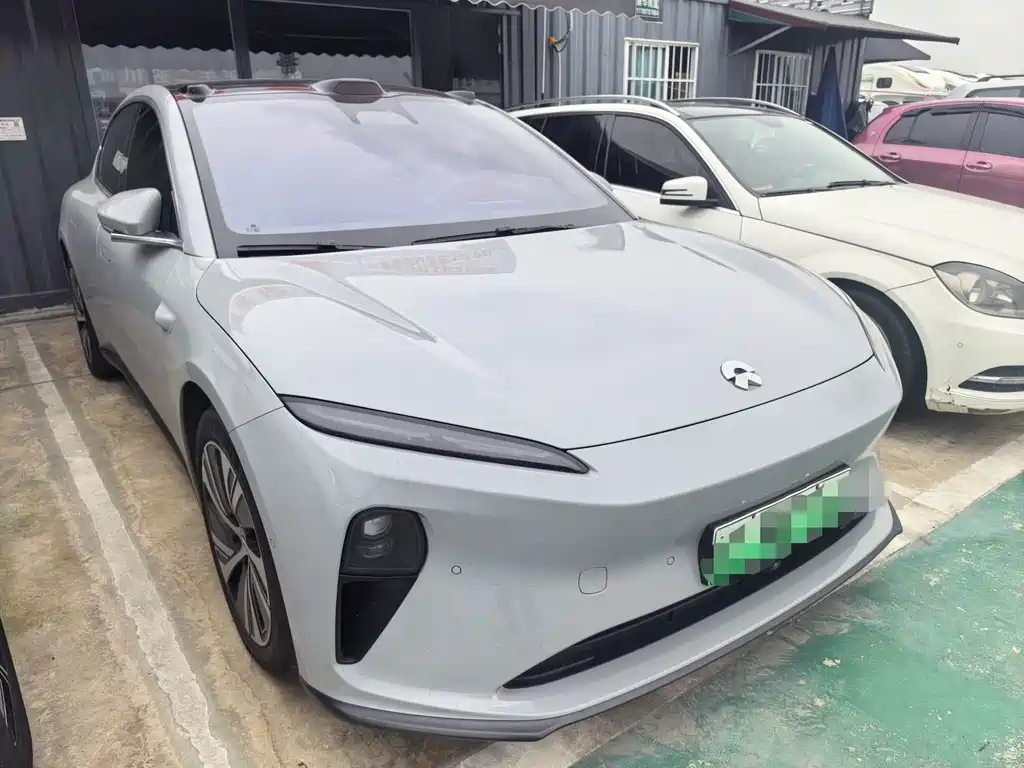 NIO ET5