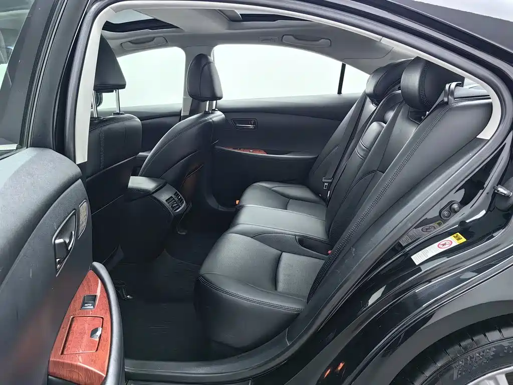 Lexus ES — миниатюра 15