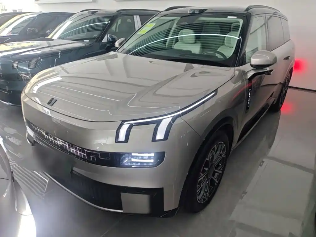 Lynk & Co 900 — миниатюра 2