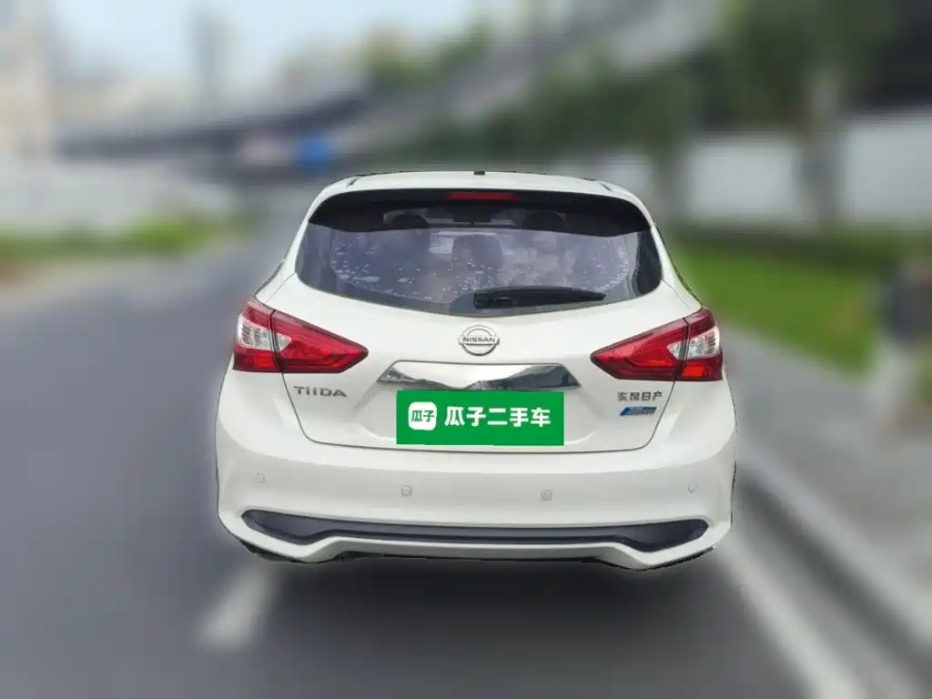 Nissan Tiida — миниатюра 3
