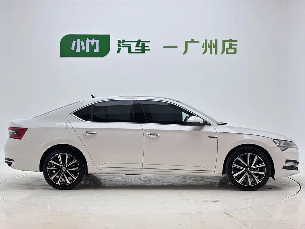 Skoda Superb — миниатюра 6