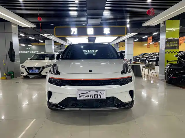 2022 Lynk & Co 06