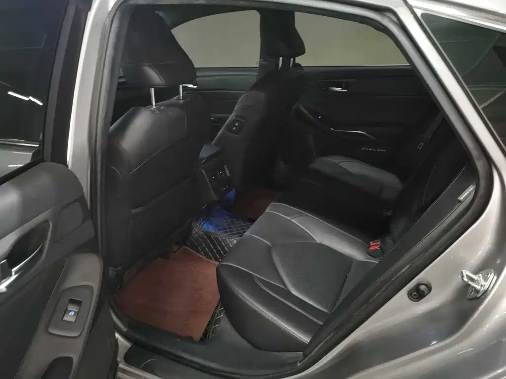 Toyota Avalon — миниатюра 6