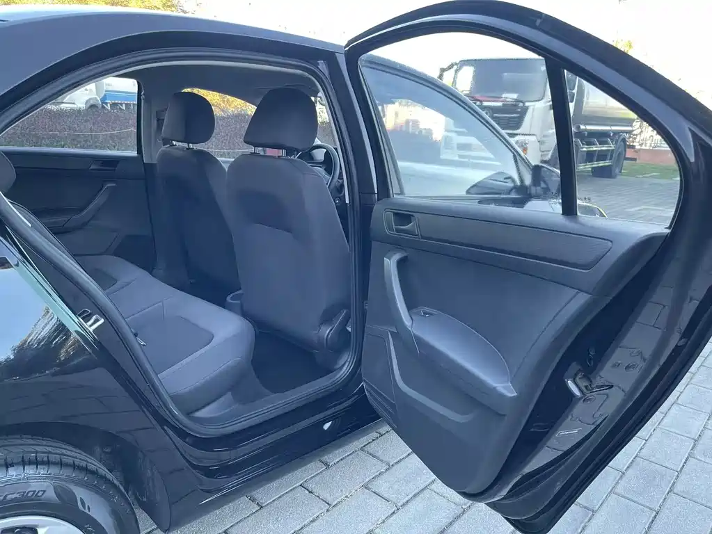 Volkswagen Santana — миниатюра 14
