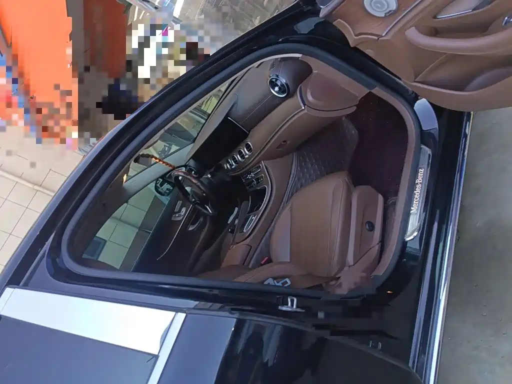 Mercedes-Benz E-Class — миниатюра 19