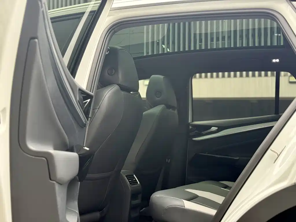 VOLKSWAGEN ID.4 CROZZ