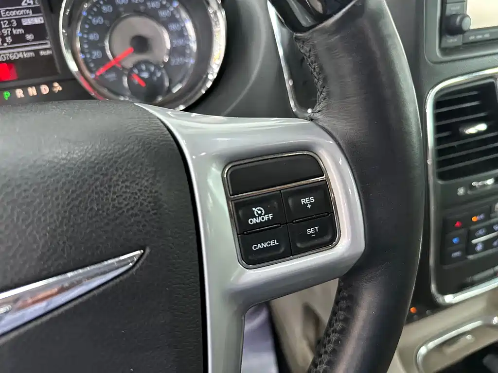 Chrysler Grand Voyager (Import) — миниатюра 7