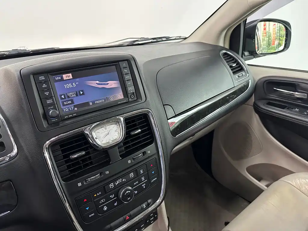Chrysler Grand Voyager (Import) — миниатюра 14