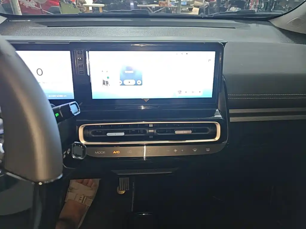 Baojun KiWi EV — миниатюра 13