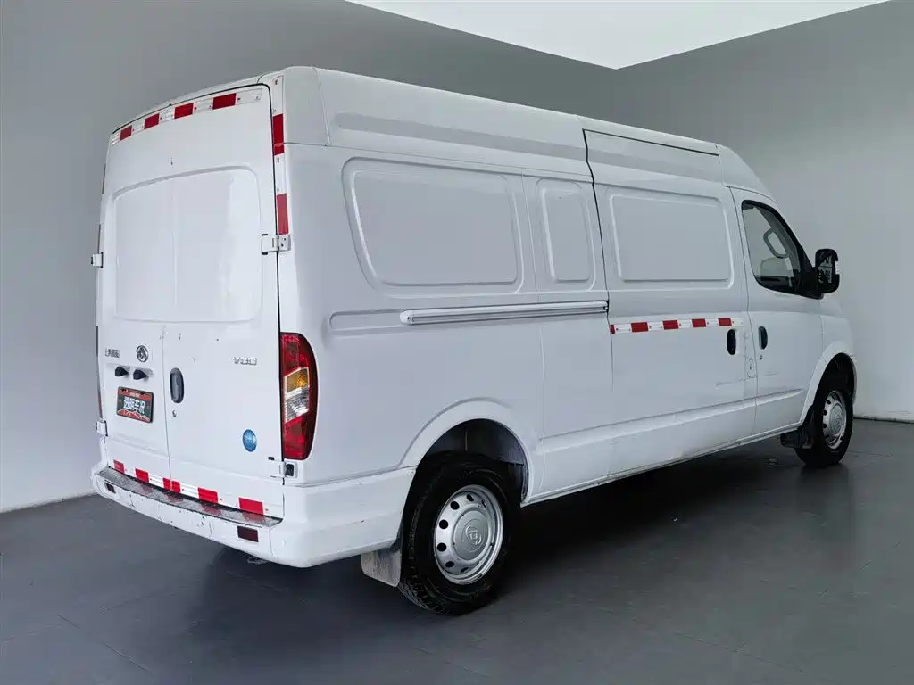 Maxus V80 2021 2.0T MT 3 мест
