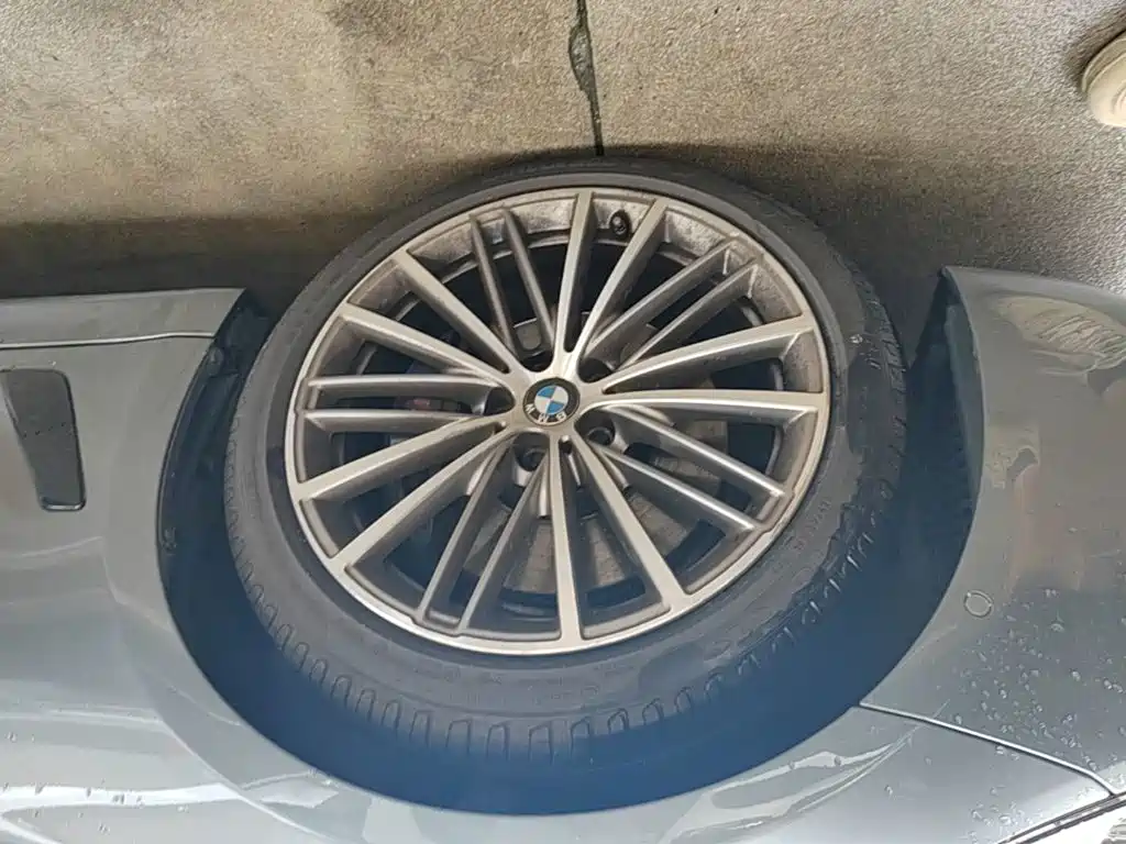 BMW 5 Series (Import) — миниатюра 23