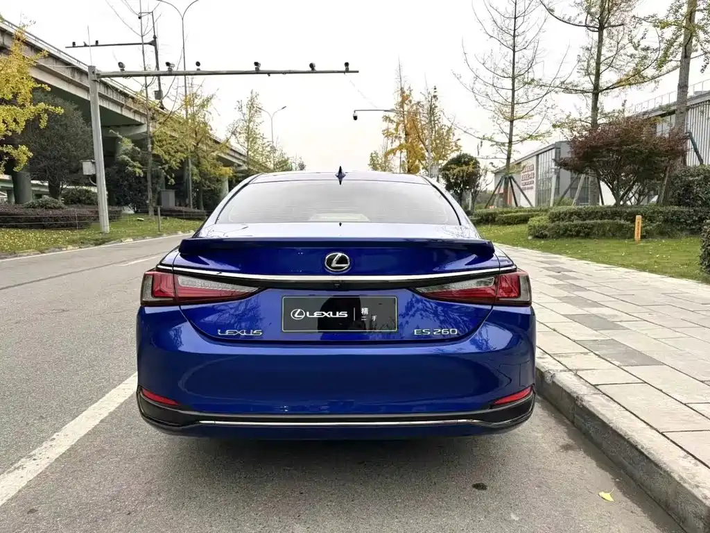 Lexus ES — миниатюра 9