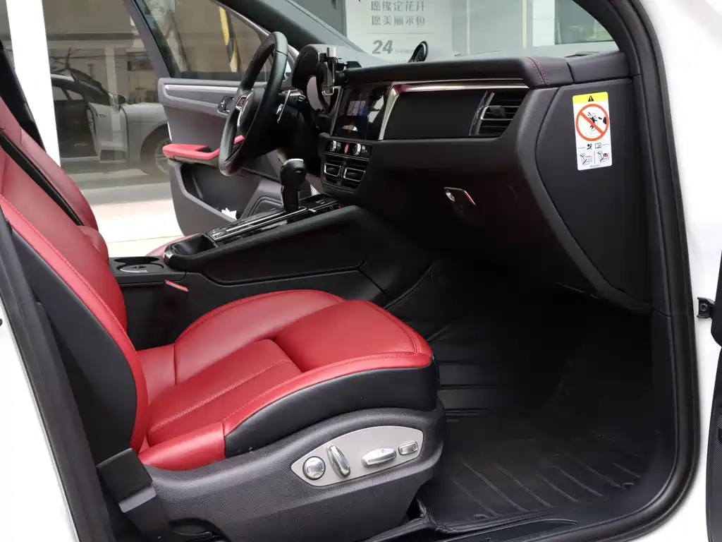 Porsche Macan — миниатюра 4