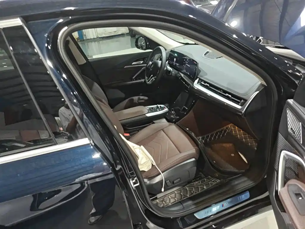 BMW iX1 — миниатюра 9