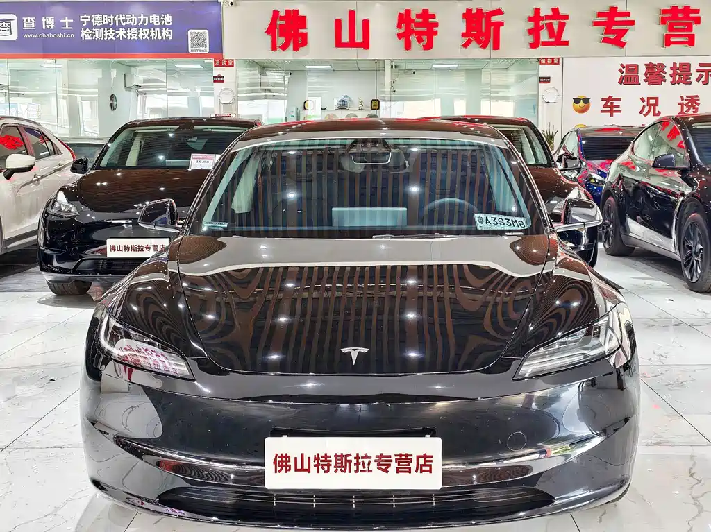 Tesla Model 3 — миниатюра 5
