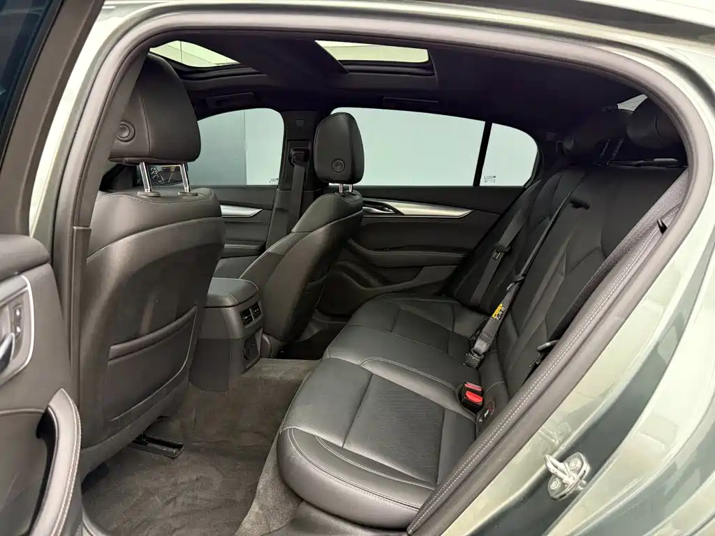 Cadillac CT5 — миниатюра 7