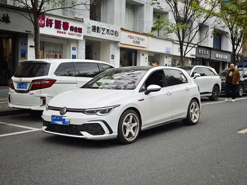 Volkswagen Golf GTI 2023