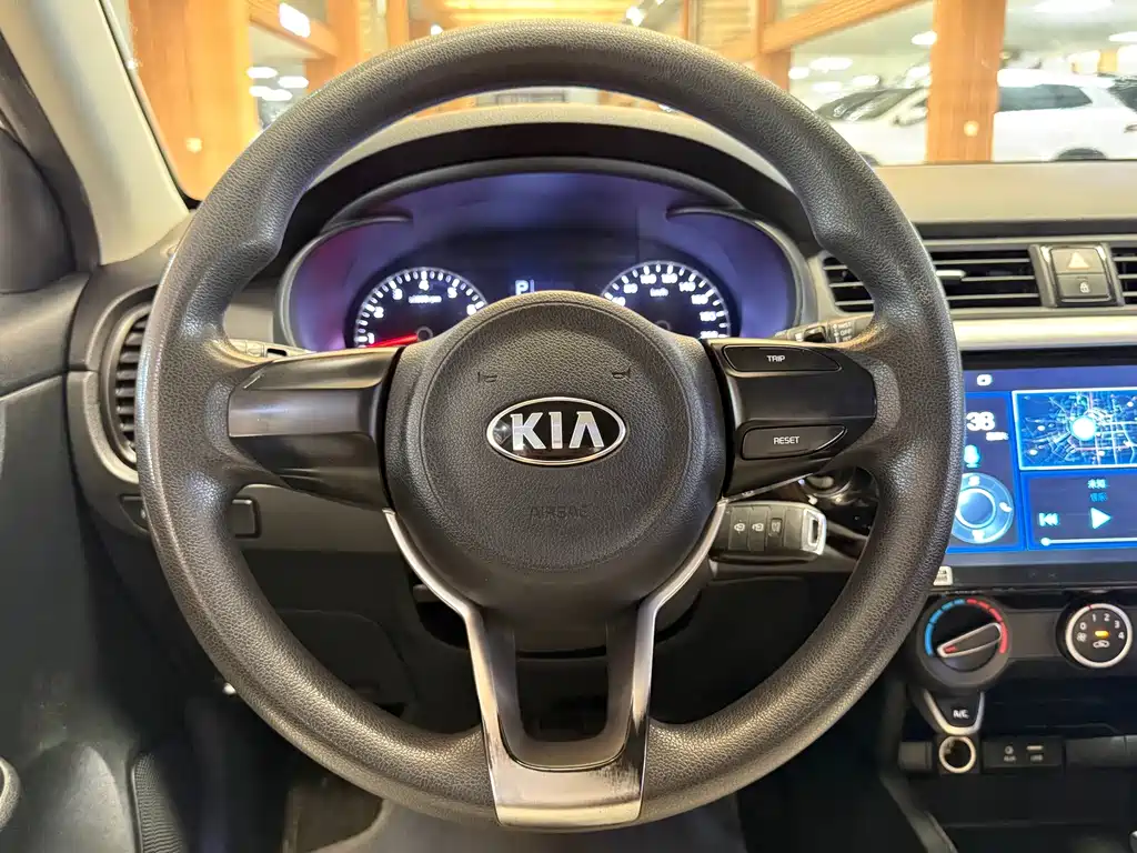 Kia K2 — миниатюра 5