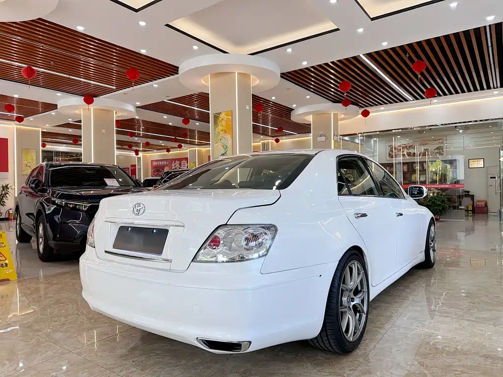 Toyota Reiz — миниатюра 4
