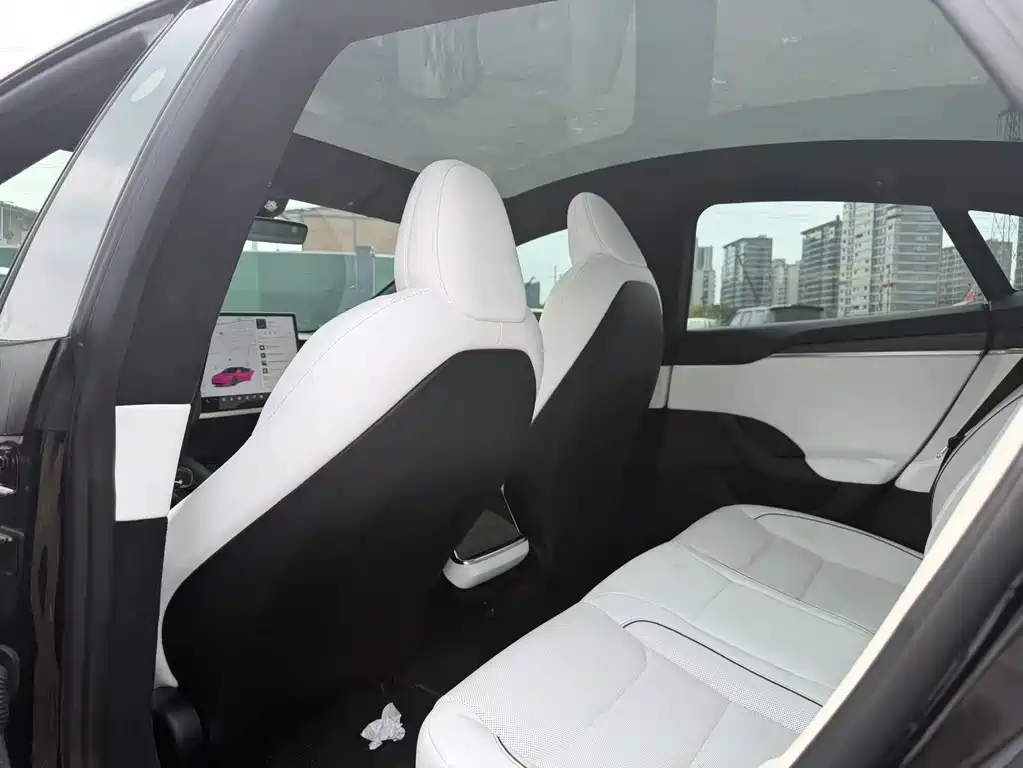 Tesla Model S — миниатюра 6