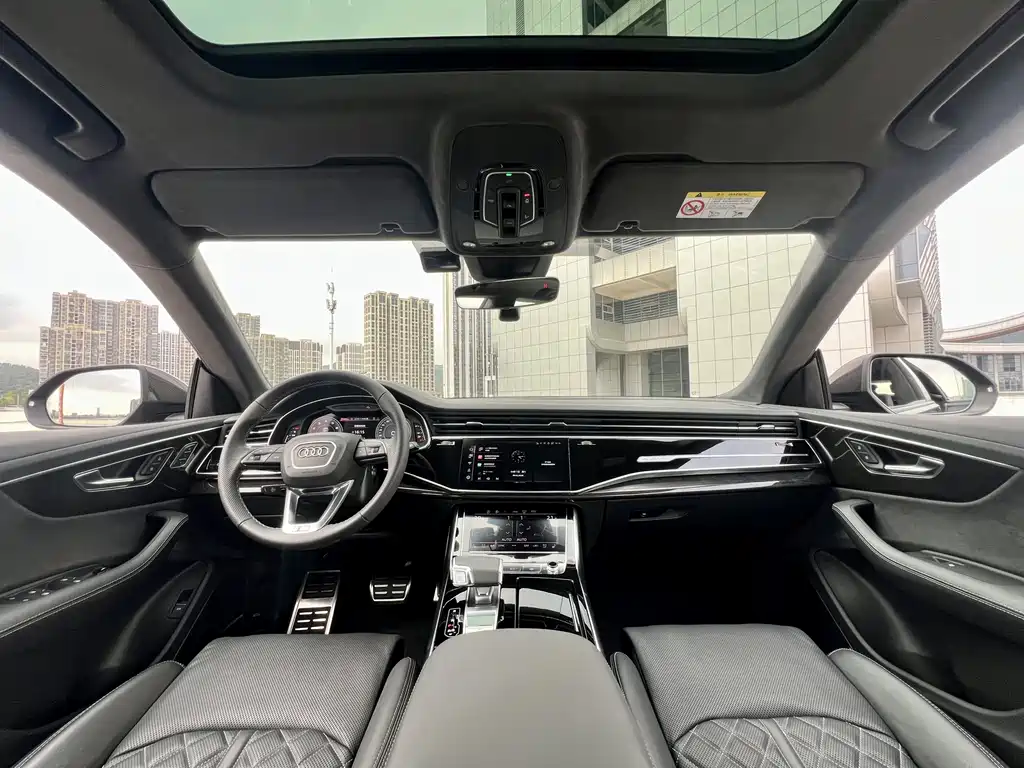 Audi Q8 2023 55 TFSI Premium