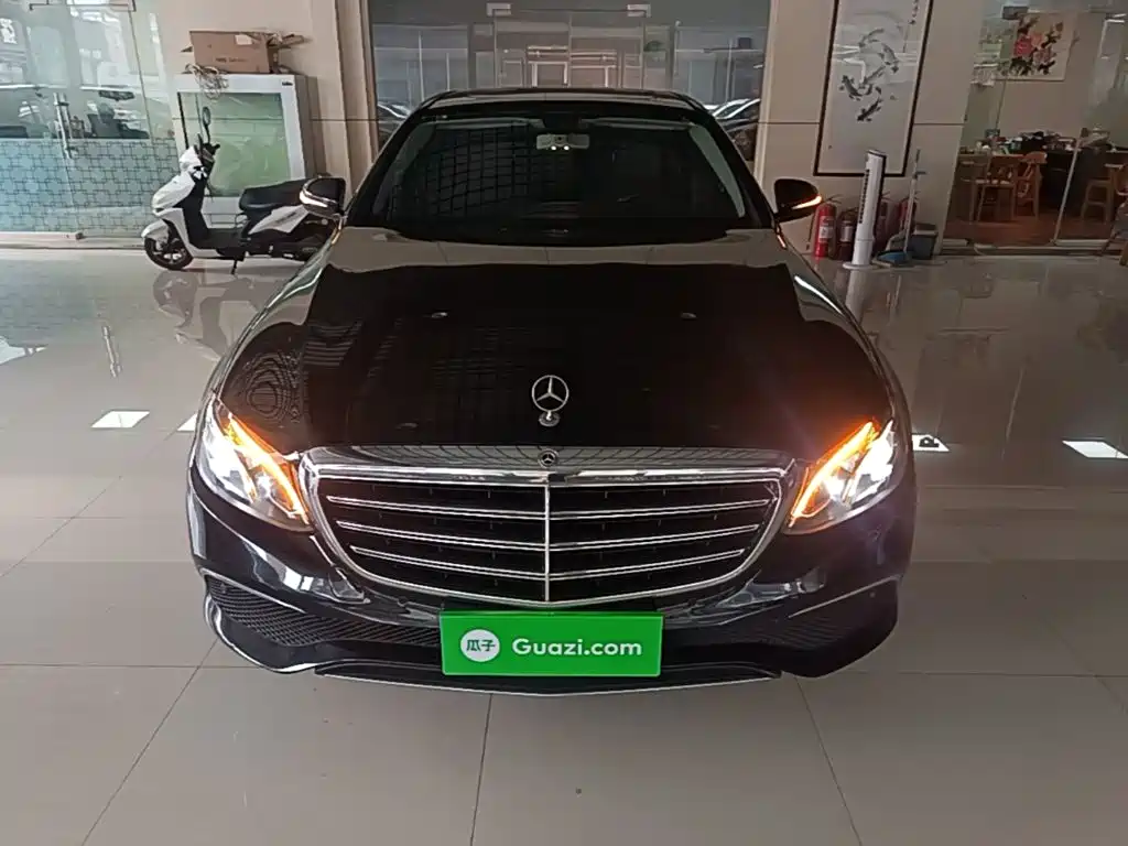 Mercedes-Benz E-Class — миниатюра 3