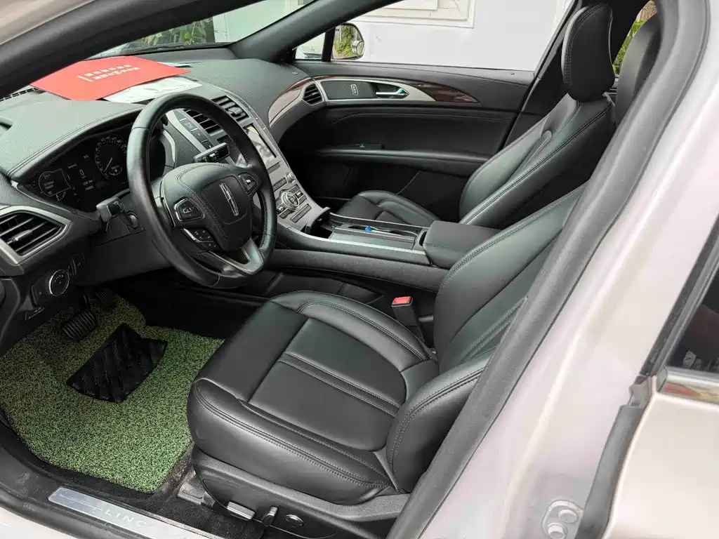 Lincoln MKZ — миниатюра 7