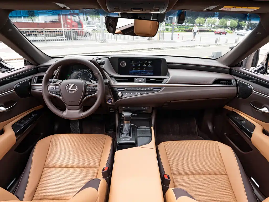 Lexus ES — миниатюра 13