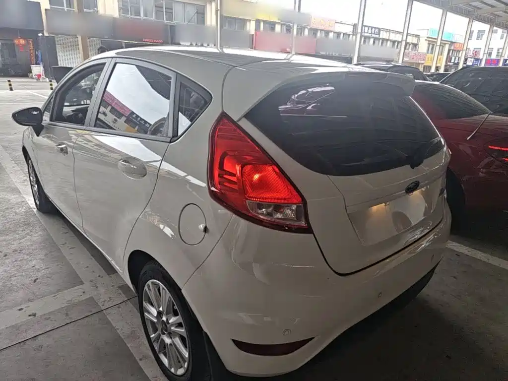 Ford Fiesta — миниатюра 5
