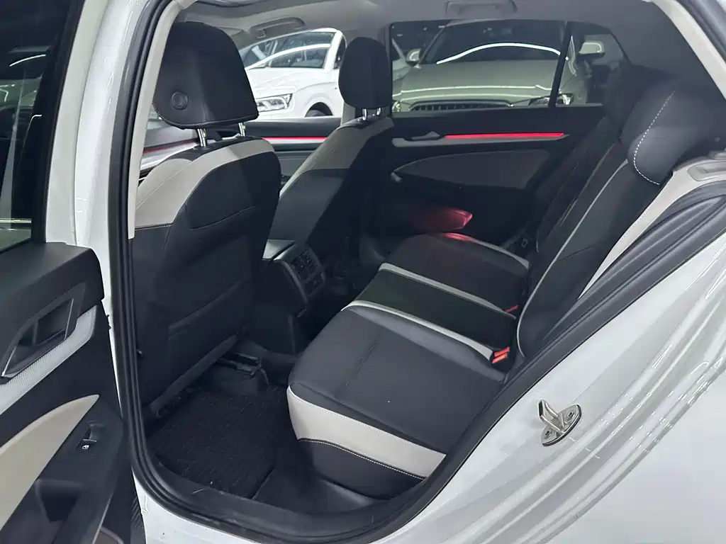 Volkswagen Golf — миниатюра 6