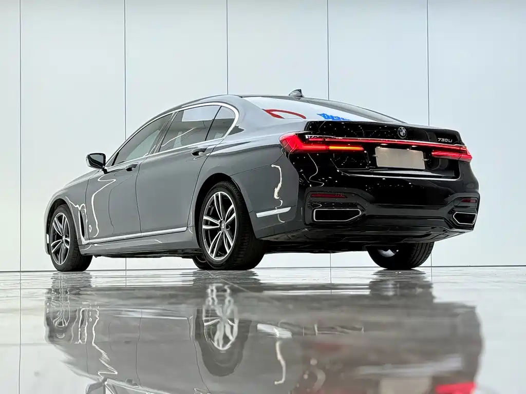 BMW 7 Series — миниатюра 17