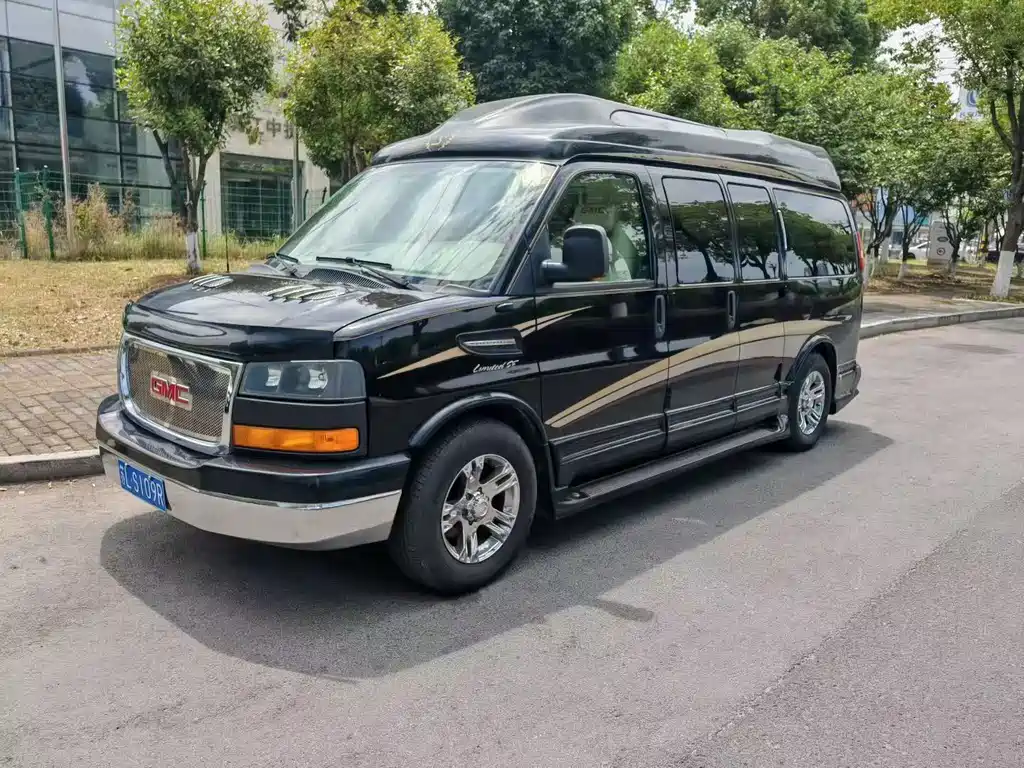 GMC Savana 2011 5.3L 7 мест