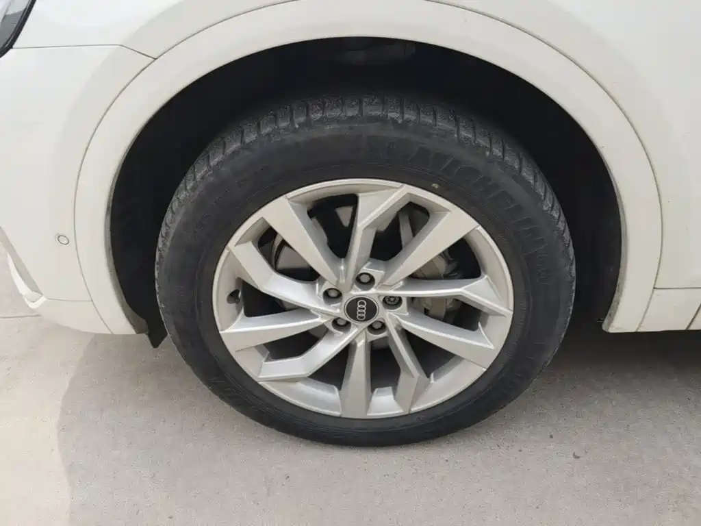Audi Q5L — миниатюра 23