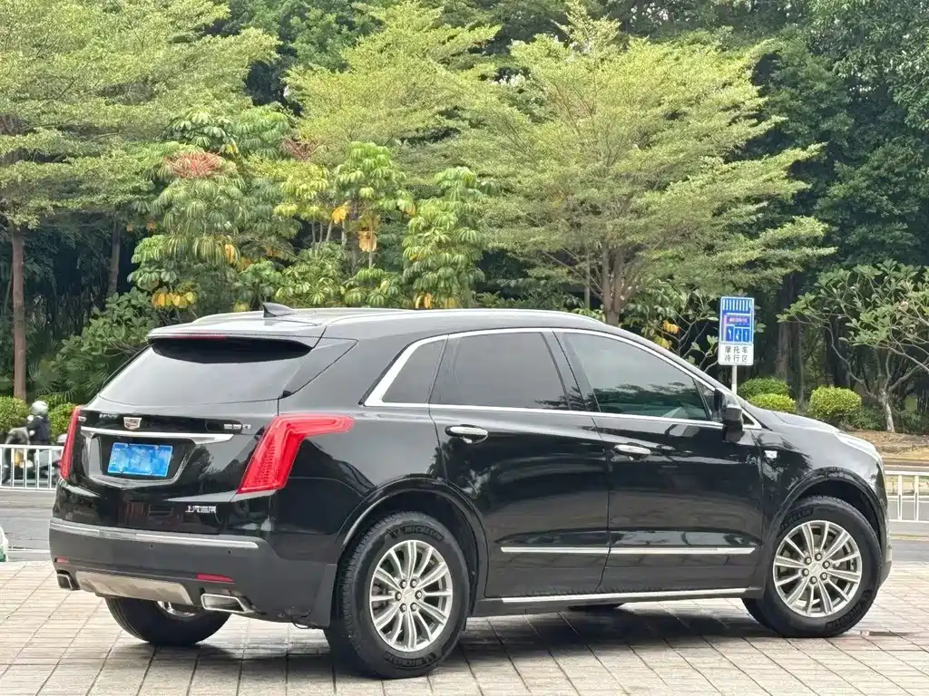 CADILLAC XT5