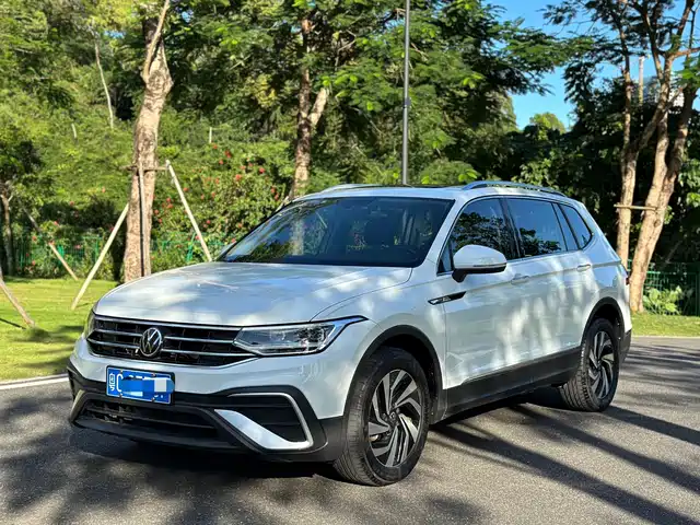 VOLKSWAGEN TIGUAN L 2023