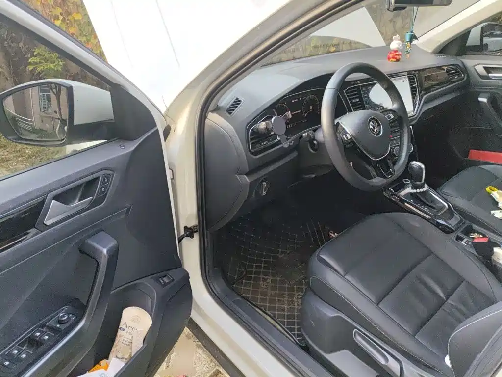 Volkswagen T-Roc — миниатюра 13