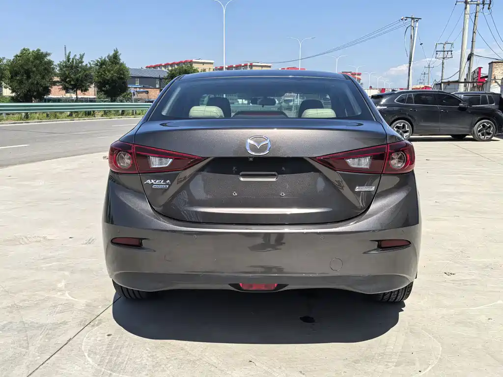 Mazda Mazda3 3 2014 2.0L AT Flagship