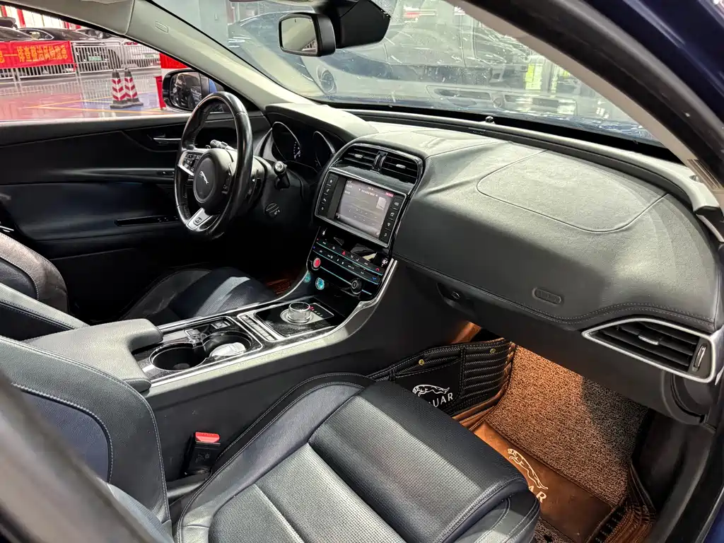 Jaguar XE — миниатюра 17