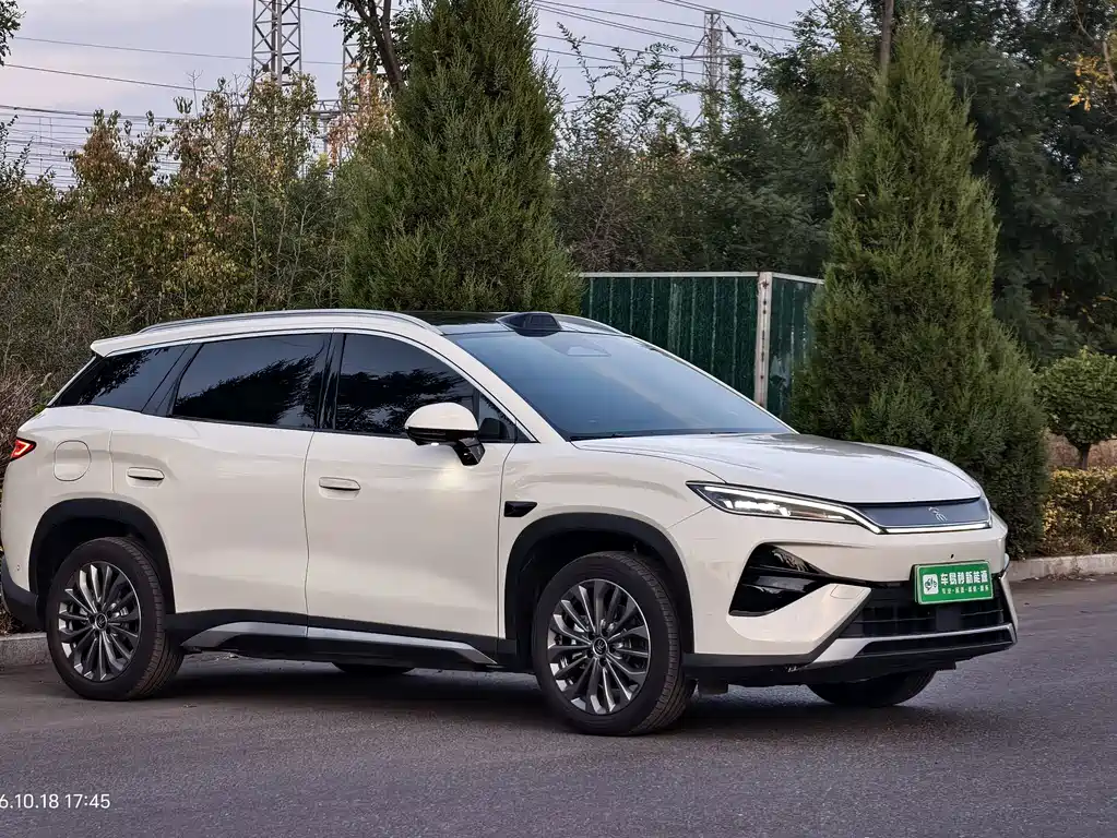 BYD Song Ultra — миниатюра 3
