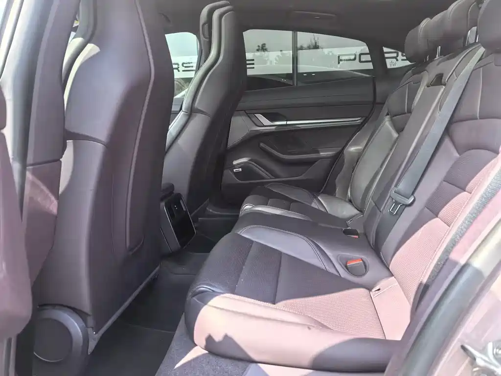Porsche Taycan — миниатюра 9