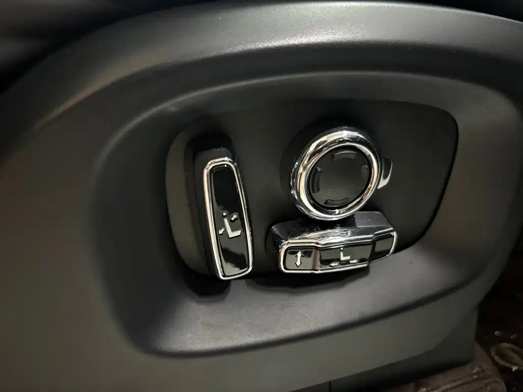 Land Rover Range Rover — миниатюра 11