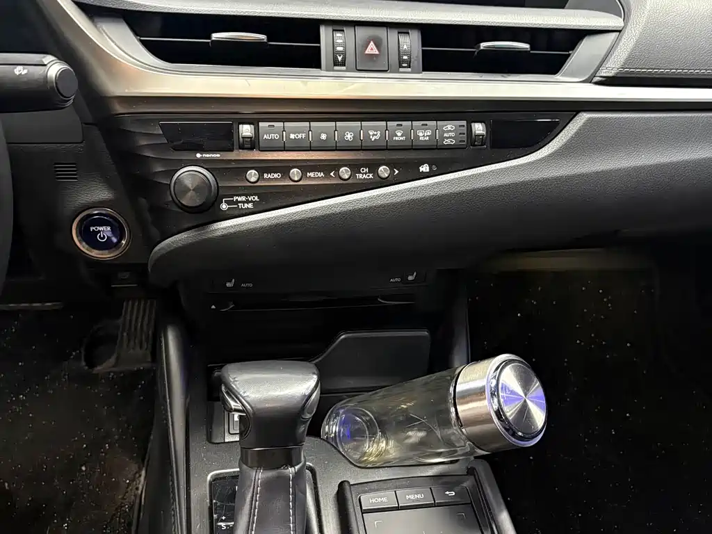 LEXUS  ES