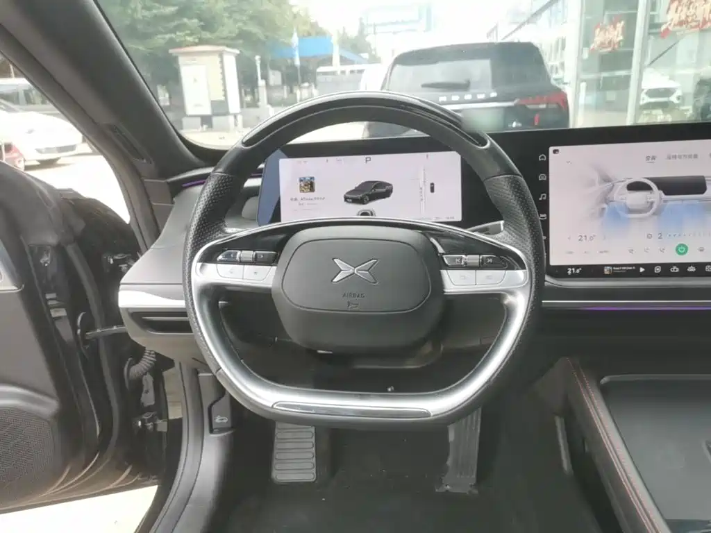 XPeng P7 — миниатюра 11