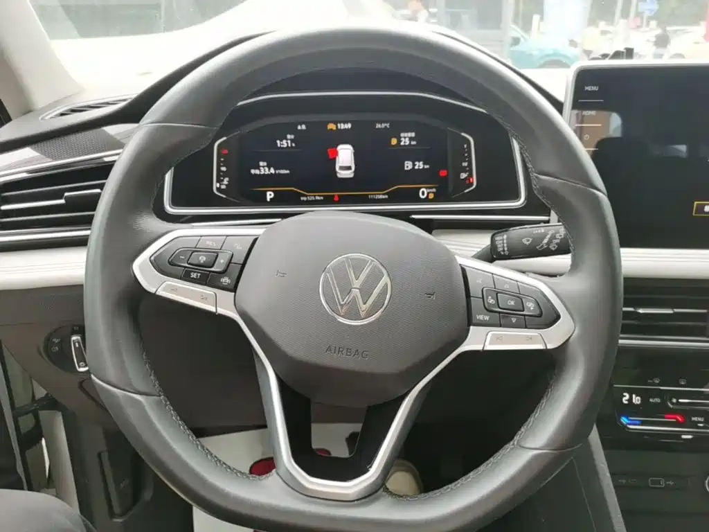 Volkswagen Tiguan L — миниатюра 11