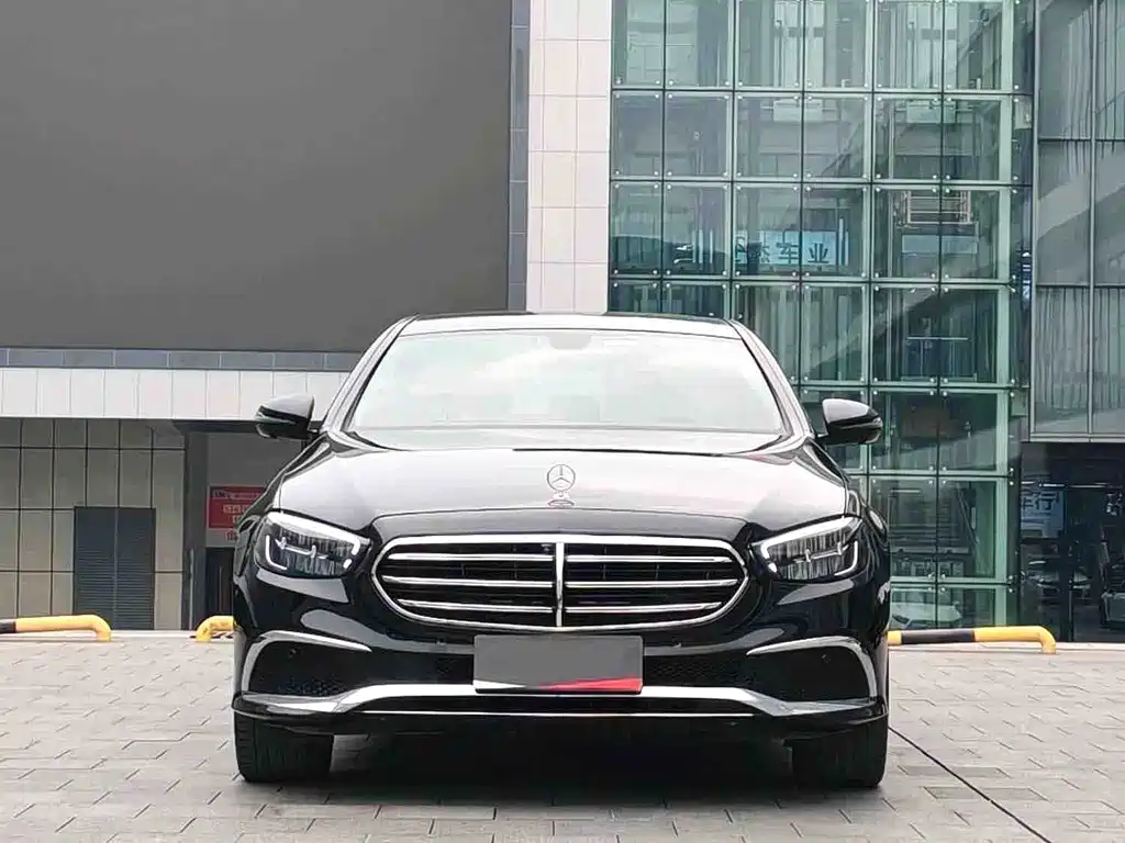 Mercedes-Benz E-Class — миниатюра 2