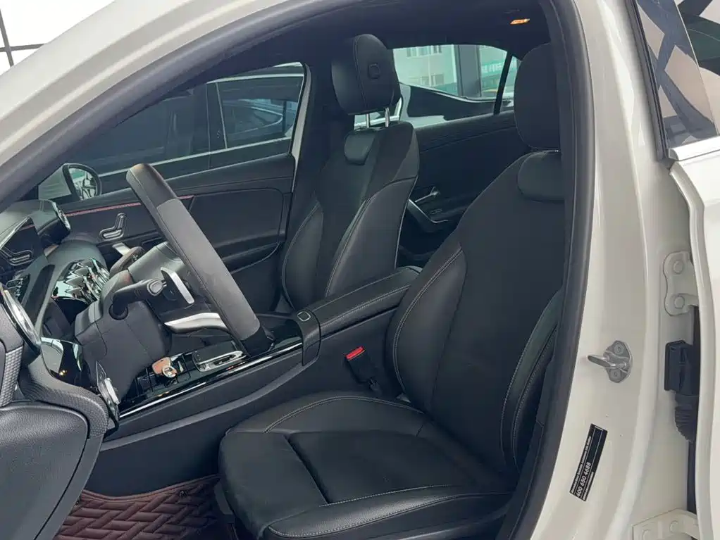 Mercedes-Benz A-Class — миниатюра 11