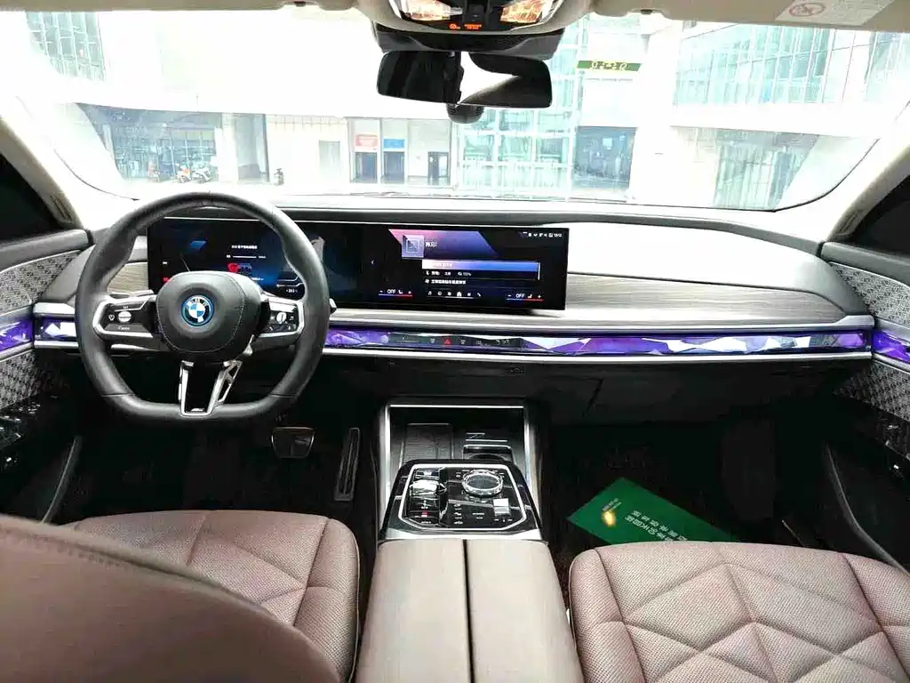 BMW i7 — миниатюра 9