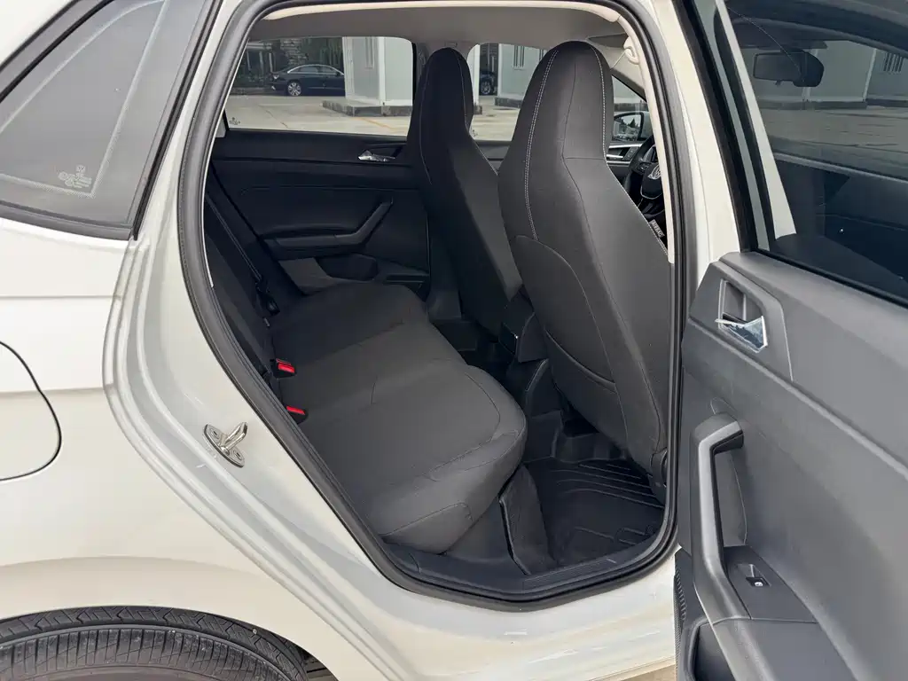 Volkswagen Polo — миниатюра 14