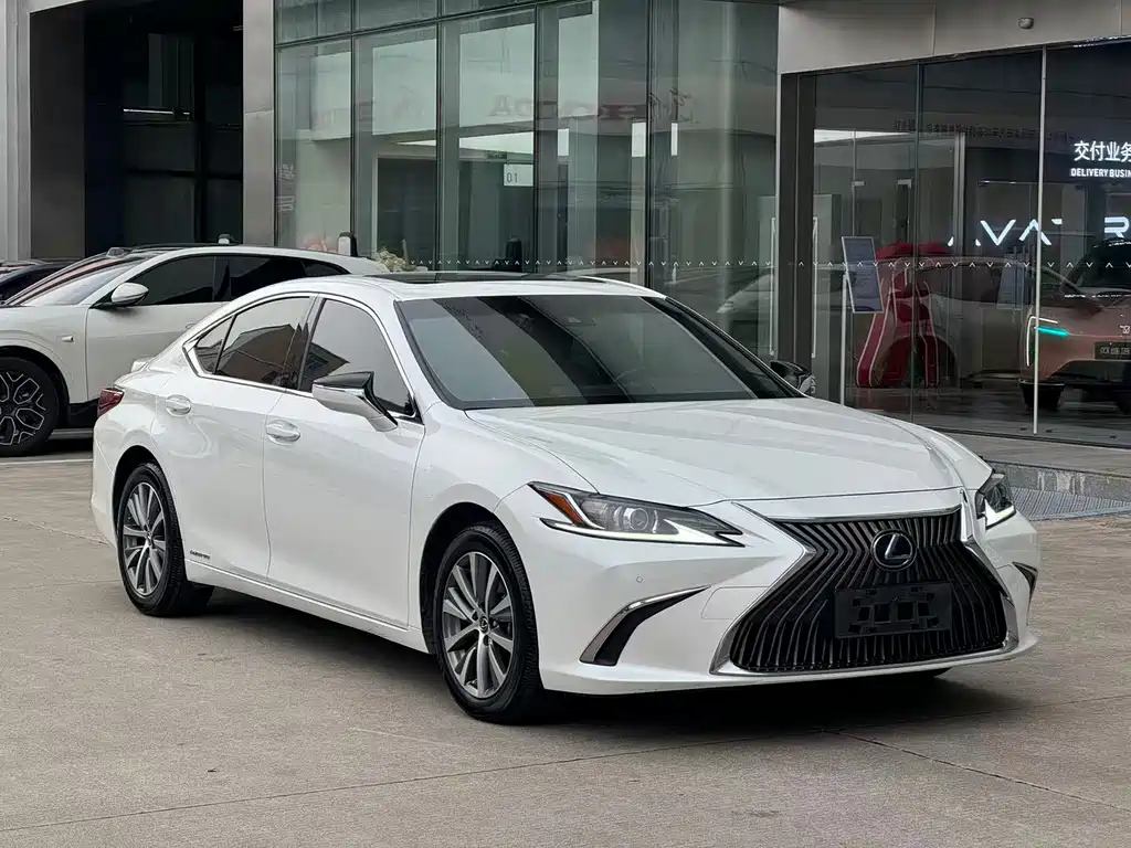 Lexus ES 2018