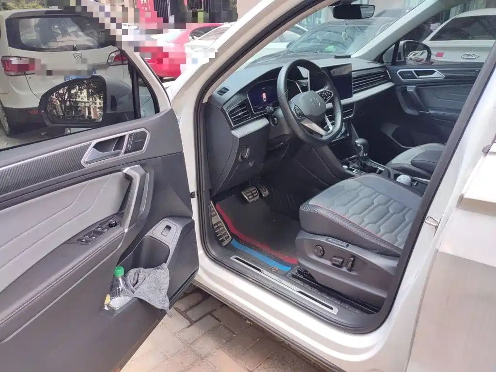 Volkswagen Tiguan L — миниатюра 14